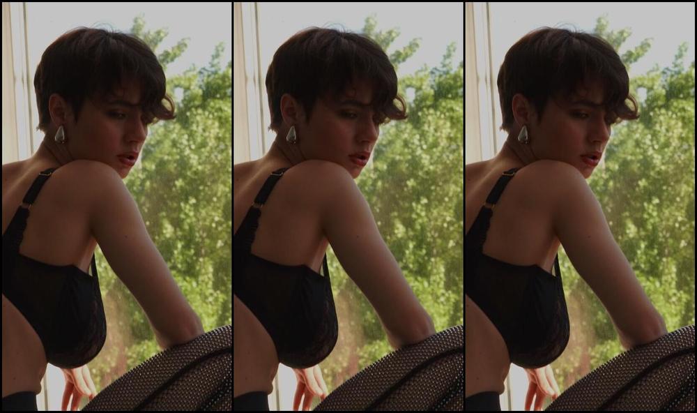 Miamaievska 3335857825 05 27 2024 Sparkles Sparkles Sparkles