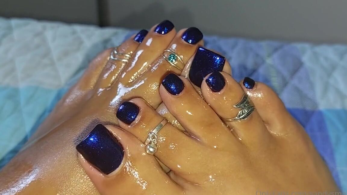 Mica Sandy Nicknamed Sandysmallfeet Onlyfans Oily Sparkling Blue Toes With Toe Rings Extreme Closeup Feels Like I Am There With You