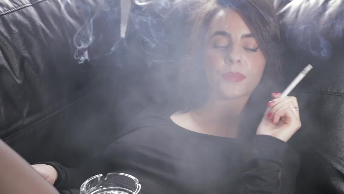 Rosealine Nicknamed Porcelaingoirl Onlyfans Here Are Some Cute Outtakes From When I Take Pictures N Stuff I M Super Goofy When I M Filming Lma J1C