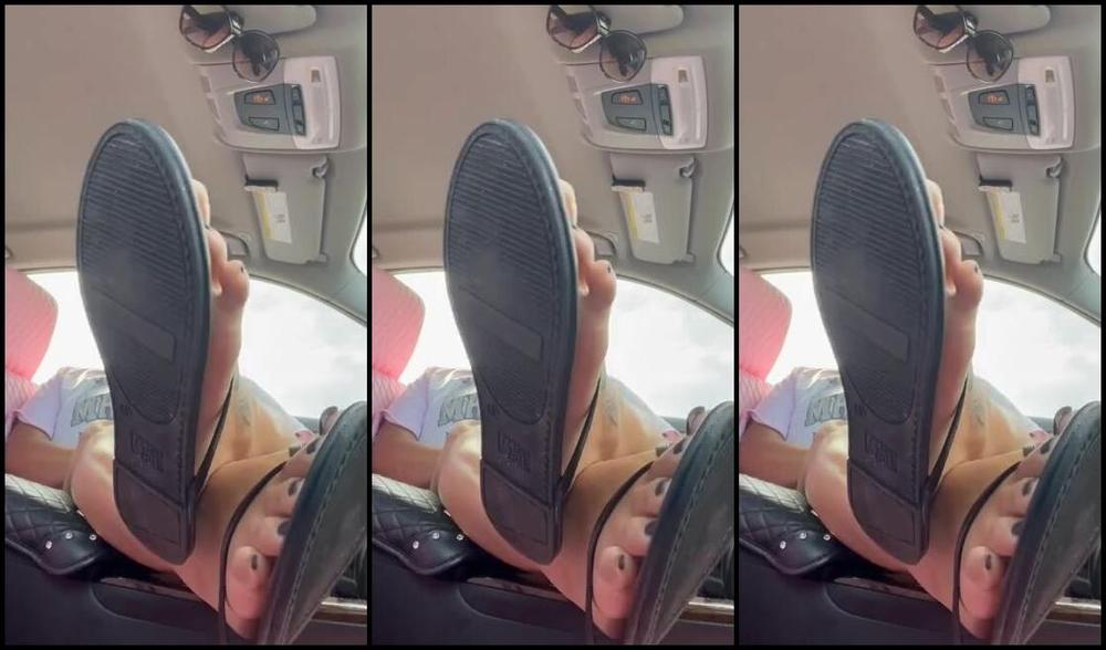 Pediqueensoles Nicknamed Pediqueensoles Onlyfans You Always Want Me To Sneak To The Car And Show You My Feet