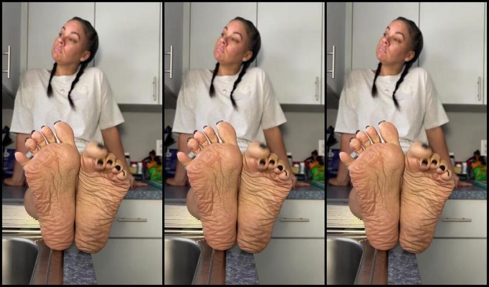 Deedeericanfeet Onlyfans Mhmmmm Some Sexy Semi Dirty Dry Soles And Pro Lights