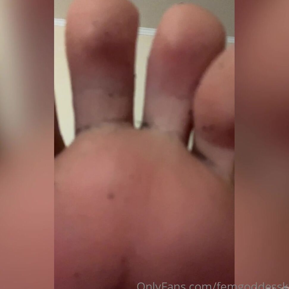 Femgoddesskira You Are My Servant And I Am Your Goddess I Love It When My Bitch Gives Me A Massage A