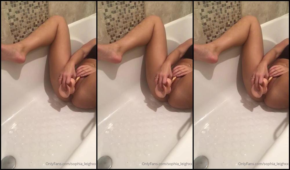 sophia-leighxx-16-10-2019-71952216-watch-how-wet-i-get-wednesday-haha-