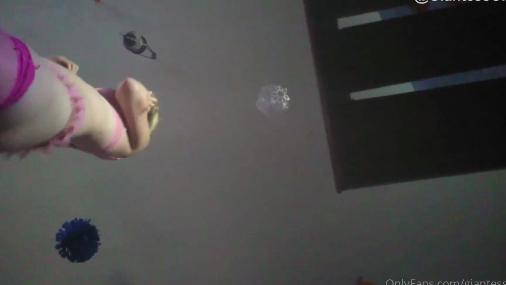 Giantessclips The Cheating Giantess Starring Sugar Kreamykunt For More Sugar Visit Https Onlyfans