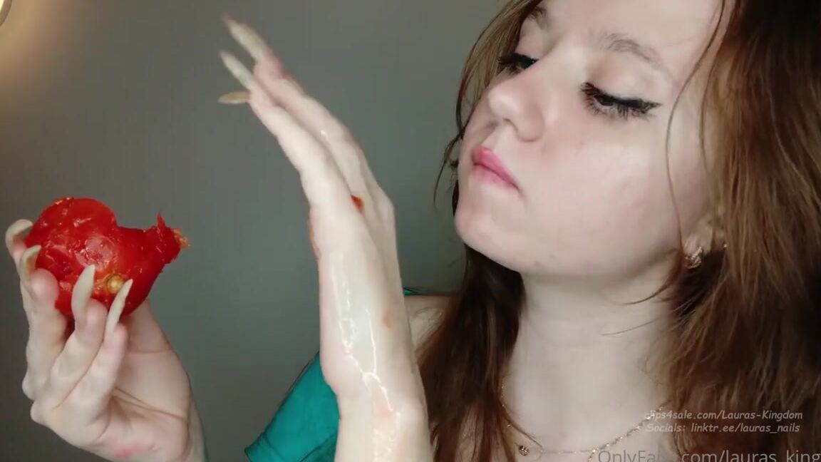 Lalalaura Nicknamed Lauras Kingdom 11 09 2023 Onlyfans Video Kiras Juicy Tomato Claw