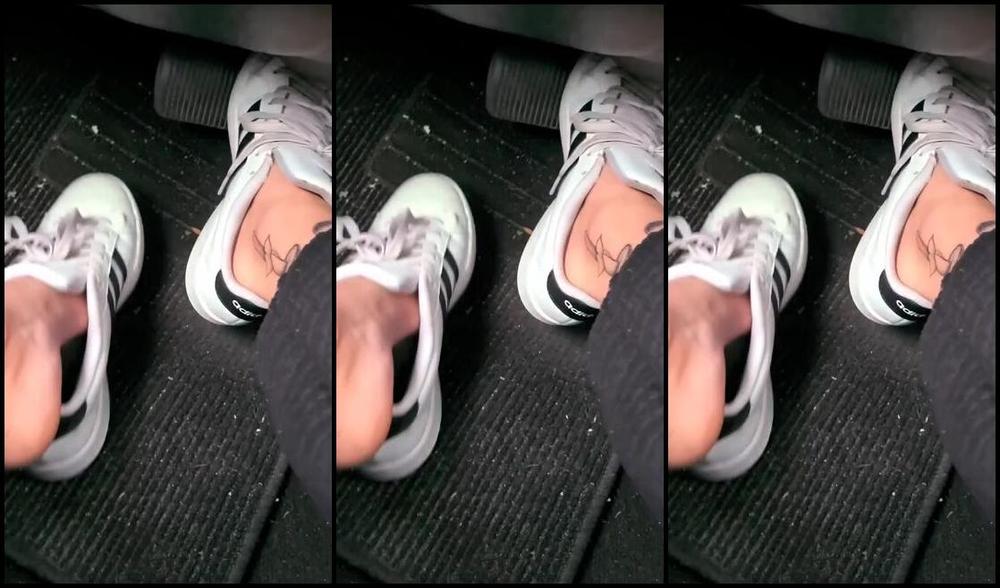 Mythicmaggie Onlyfans Driving Barefoot I Always Slip These Shoes On Sockless When Im Running Out Of The Doorp