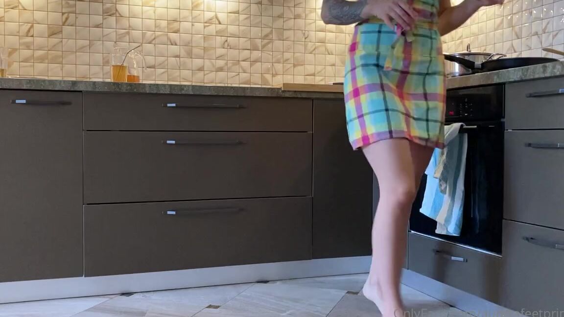 Goddess Aven Aka Aventurinex Onlyfans I Cook Delicious Vegan Meals But As For Dessert You Ll Have Something Meatyp