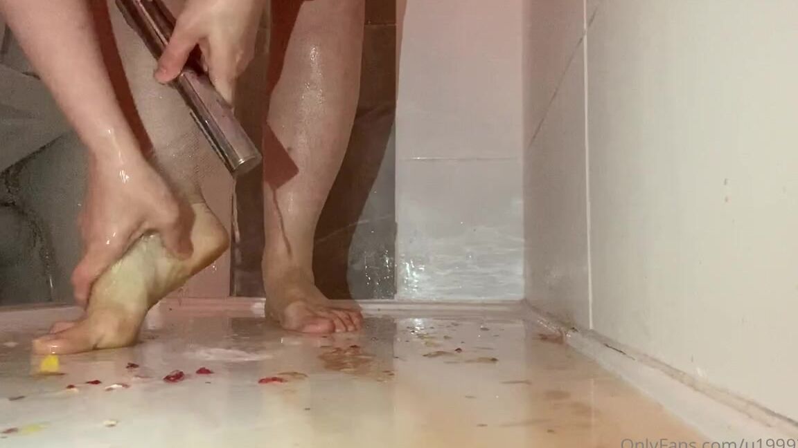 Miss Harriet Nicknamed Redtoes Onlyfans After Sploshing My Feet Need A Hot Rinse
