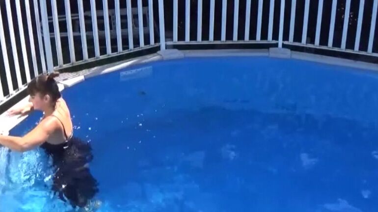 Sarah Michelle A Dip In The Evening Gown