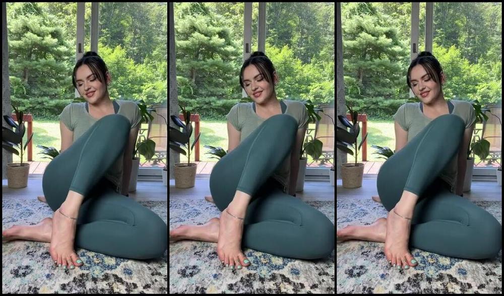 Thefallenbabepremium Onlyfans Feet Tease What Do You Say To A Nice And Relaxing Sunday With Me Doesn T That Sound Nice Thep