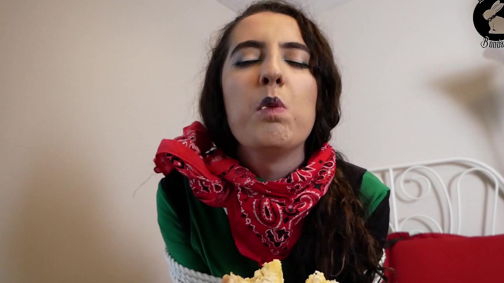 Eating, Facestuffing / Overeating, Food, Cosplay, Rope Bondage shego eats a double decker egg sandwich ManyVids