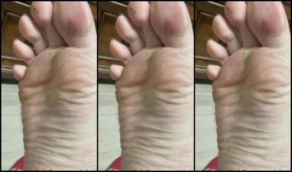 Natasha Aka Vibez3 Onlyfans Quick Peak Into My Toms In The Office After A Very Busy Day