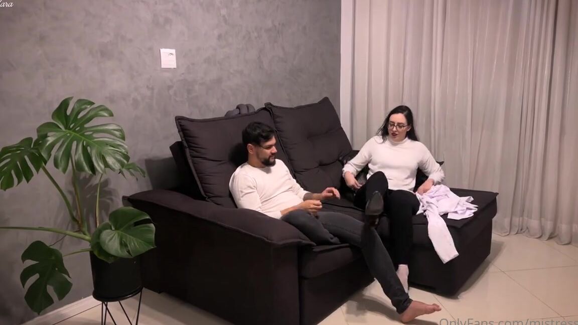 Mistressnara Onlyfans I Had Such A Tiring Shift At The Hospital Today Give Me A Foot Massage And I Promise To Reward You