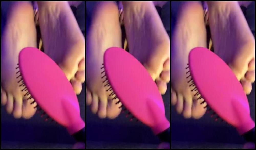 Liariccivip Nicknamed Candymoorevip 02 11 2025 Onlyfans Video Tickling Those Who Know Me Here Know That Im Very Ticklish Max Ct Asks Me To Tell