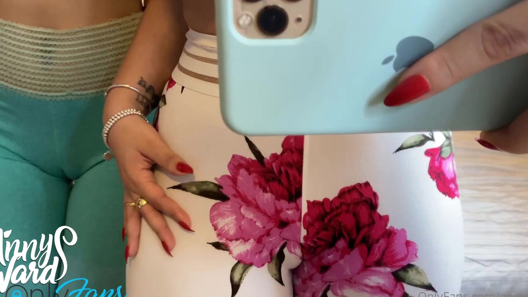 Annyward 2065791126 03 26 2021 Com As Minhas Amigas Gostosas De Legging E Sem Calcinha