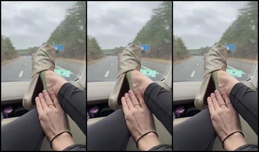 Keeley Kennedy Nicknamed Keeleyk Onlyfans Do You Guys Like My Toms And Socks They Are So Sweaty And Smelly After