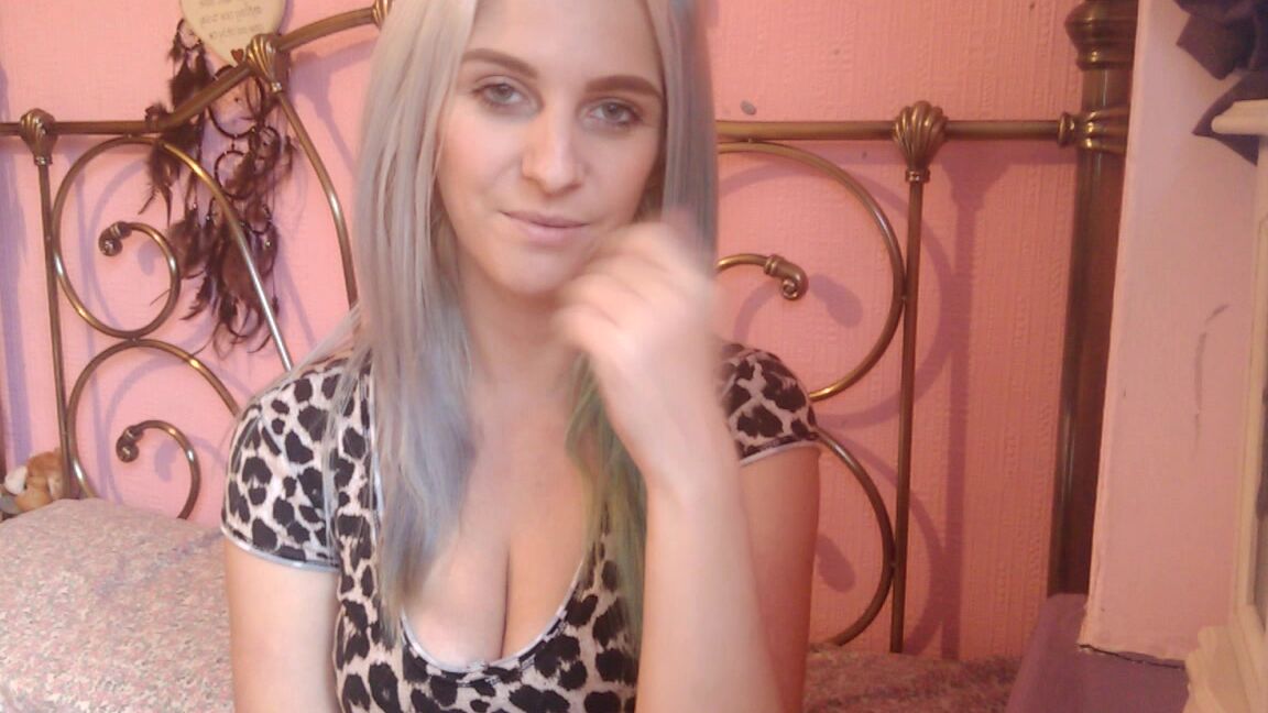 Imposed Bi, Imposed Crossdressing, Imposed Fem, Femdom POV kittydevine pimping you out for ManyVids