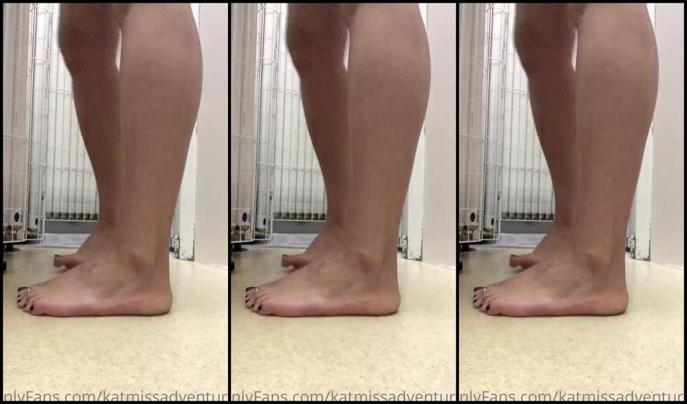 Adventuretoeskat Nicknamed Missadventuretoeskat Onlyfans Wanna Step Inside The Tanning Booth With Me Shhhh Be Quiet Stay Where You Belong How Do They Sme