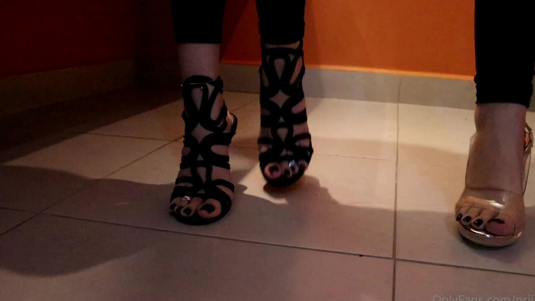 Prii Feet New Video Part Showing The High Heels With Daniitrix Mostrando Os Nossos P S No Salt