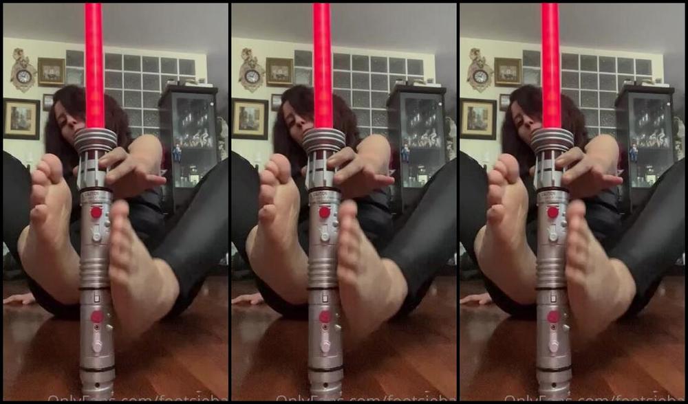 Gia S Feet Nicknamed Footsiebab 08 12 2022 Onlyfans Video Joi And Fj To Lightsaber Blade