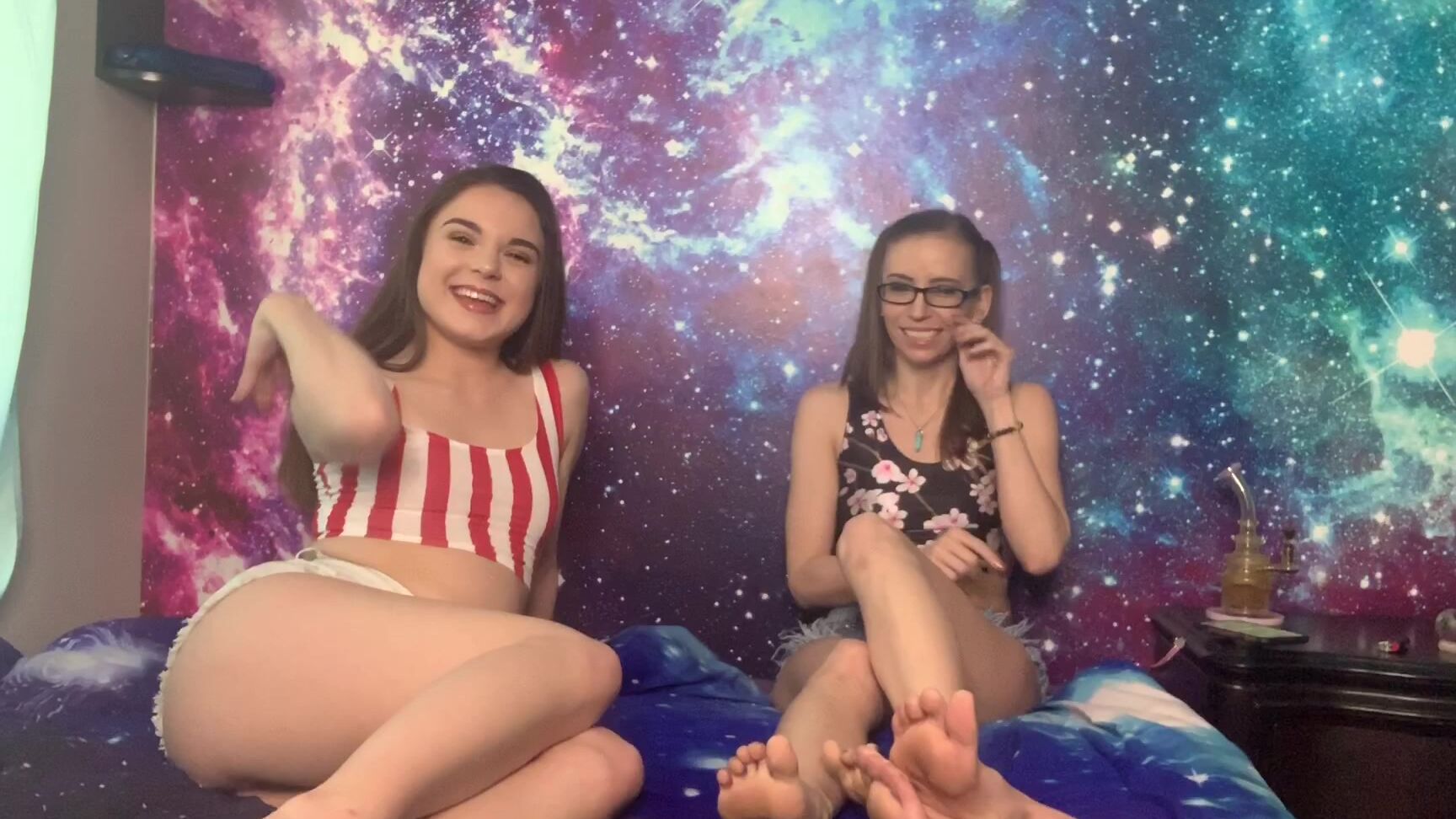 18 & 19 Yrs Old,Barely Legal,Pornstars meganmarxxx hanging with porn besties ManyVids