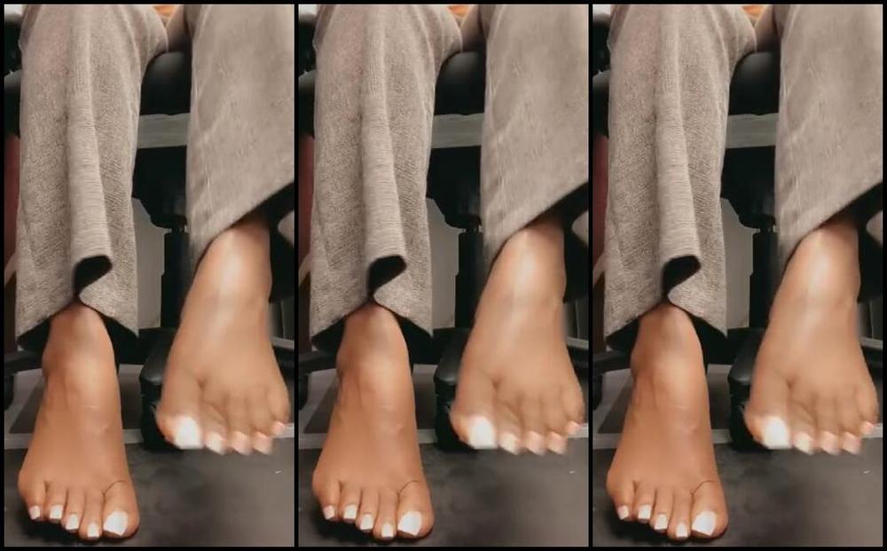 Haitian Babefeet 09 20 2021 Onlyfans Video Bare Foot At The Office Making You Jack Your Dick And Humiliate You Because Youre So