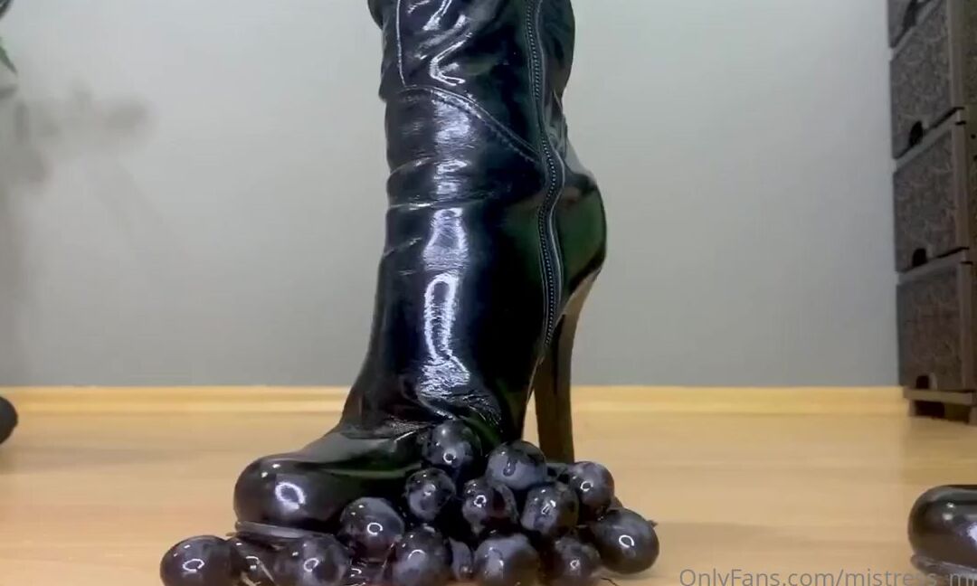 Mistress Milana Nicknamed Mistress Milana Femdom 11 16 2021 Onlyfans Video Do You Wanna Lick Grape Juice From My Boots Boots Femdom Bdsm Mistress Leather