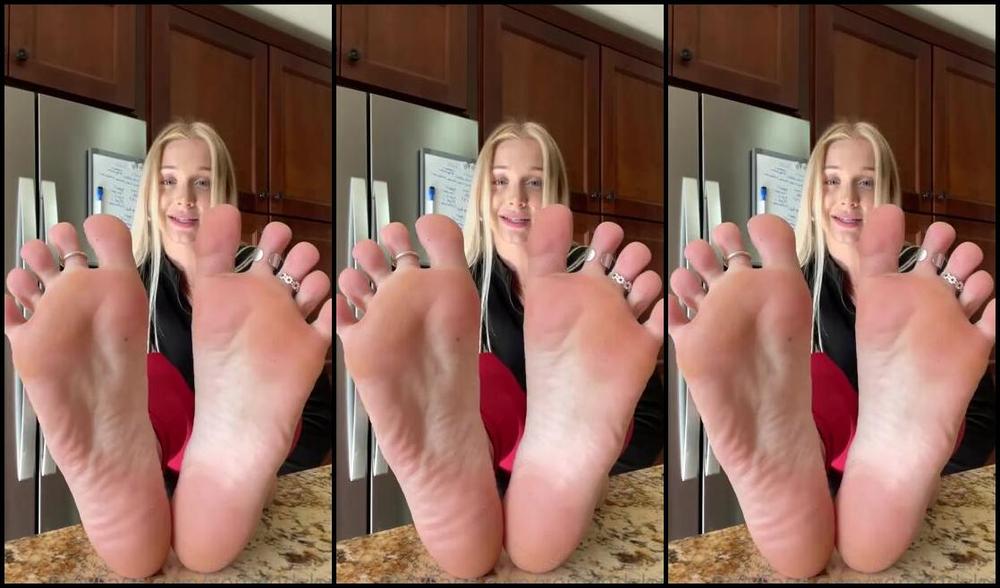 Goddess Kaylee Aka Xomaddykxo Onlyfans Couldn T Keep You Waiting Footboy I Know You Had To Cum For These Perfect Pink Archesp