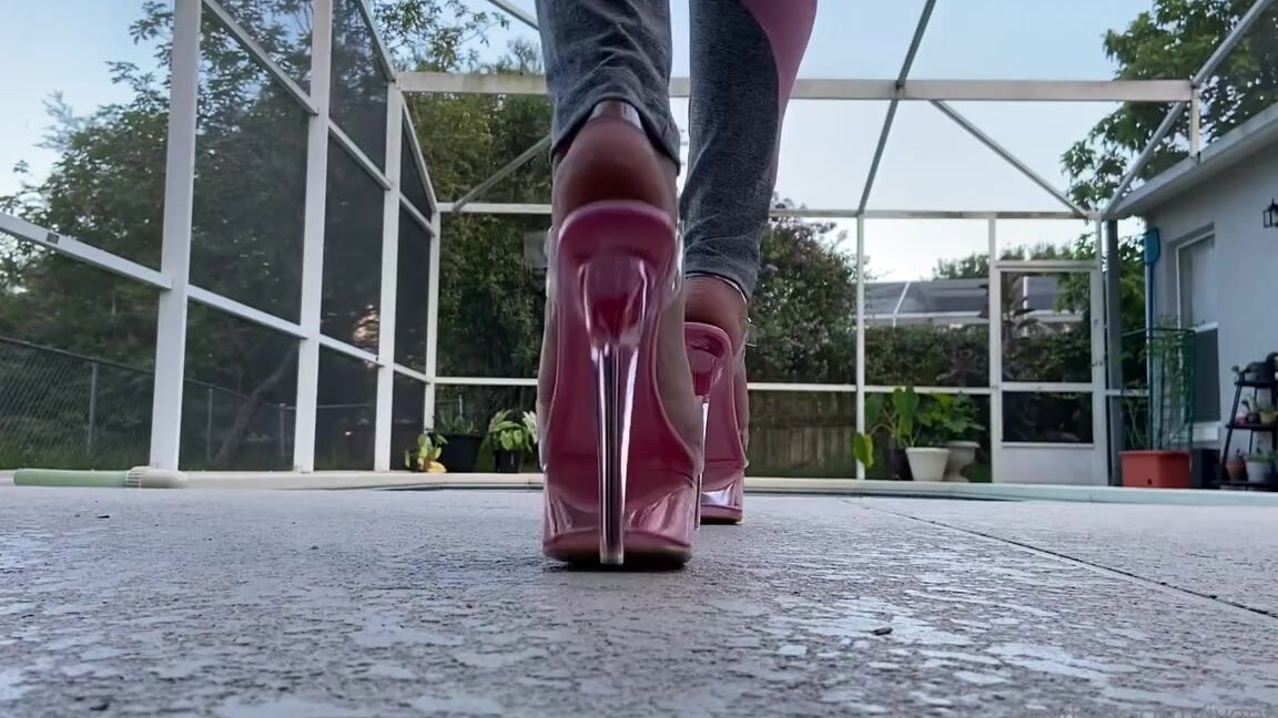 Ivorysoles Onlyfans 08 03 2021 Do You Love Watching Me Walk Around In High Heelsp