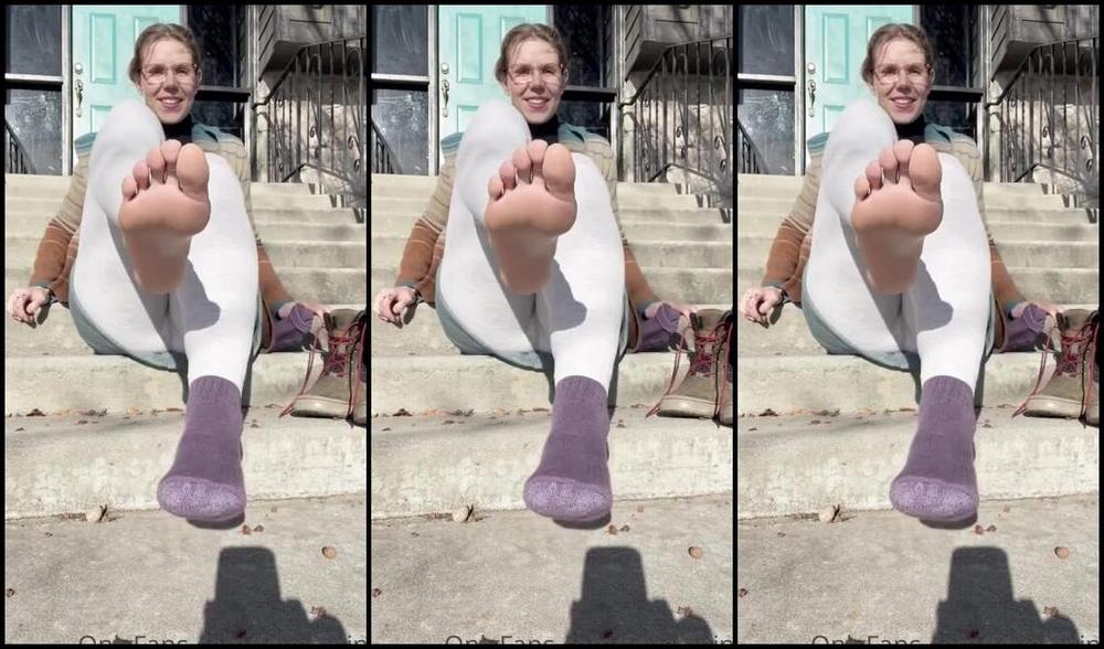 Nina Aka Fityoginina Onlyfans Boot Removal Sock Sniffing Joi As I Enjoy Teasing You And Making You Cum To My Bare Soles On My Fro