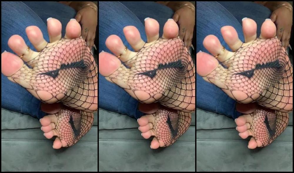Iwantnique Onlyfans Are You A Fan Of Toe Spreads They Look So Good Especially Through Fishnets