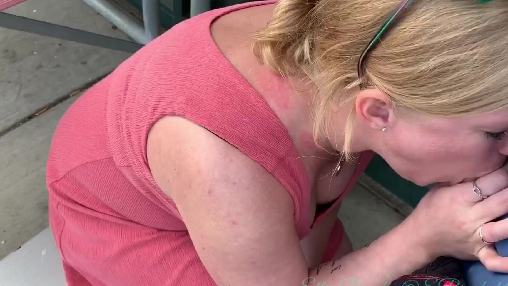 Creampie,Exhibitionism,MILF,Outdoor Public Blowjobs,Public Outdoor ellie brooks sundress public play with creandie ManyVids