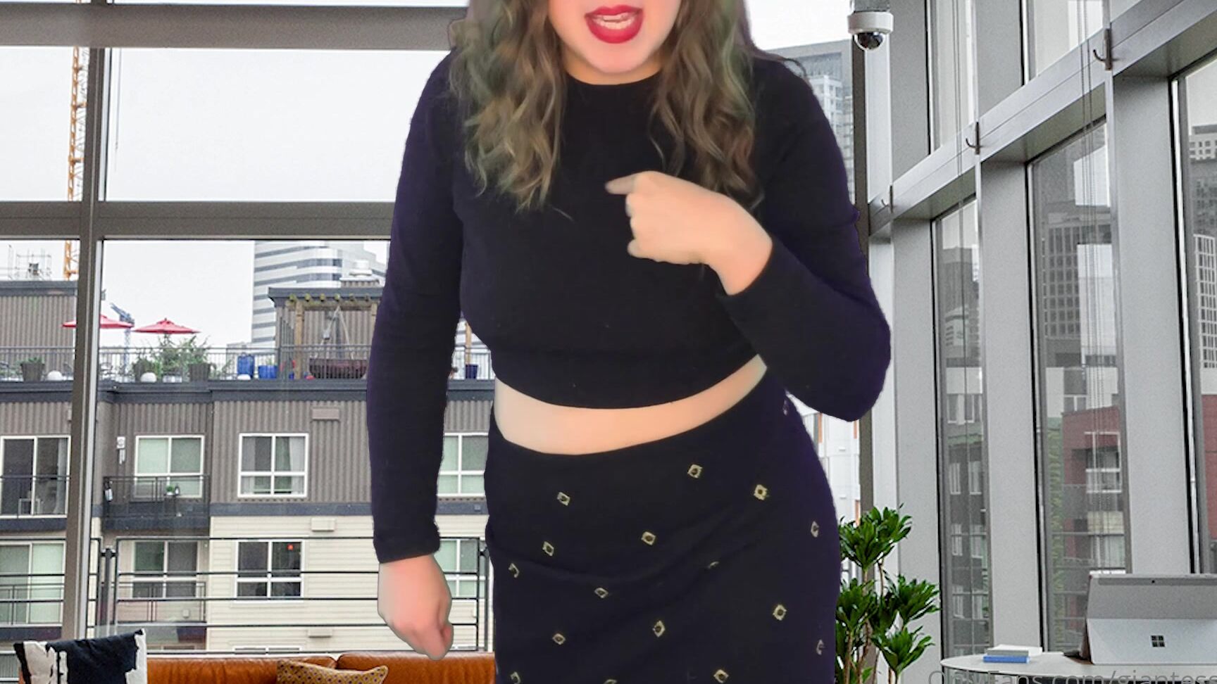 Giantessclips Big Boss Starring Thedommenxtdoor For More Thedommenxtdoor Visit Https Onlyfans Com D