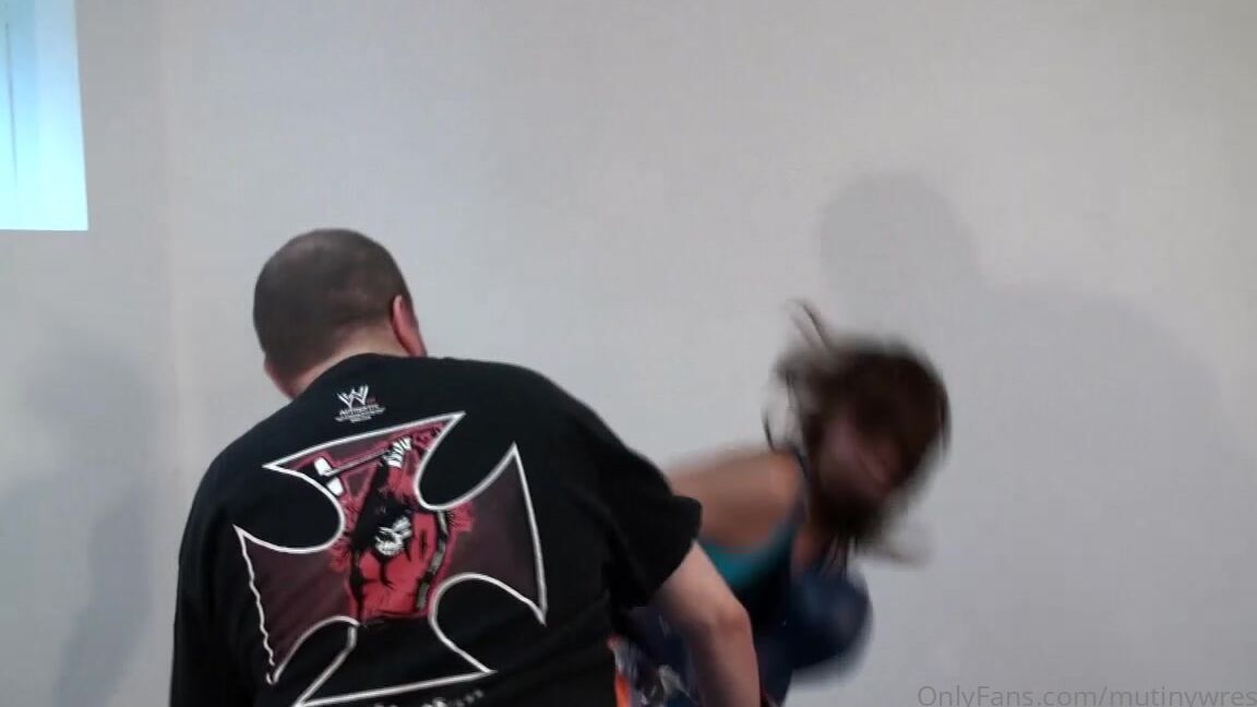 Mutinywrestling Boxing Session Sasha Luxx