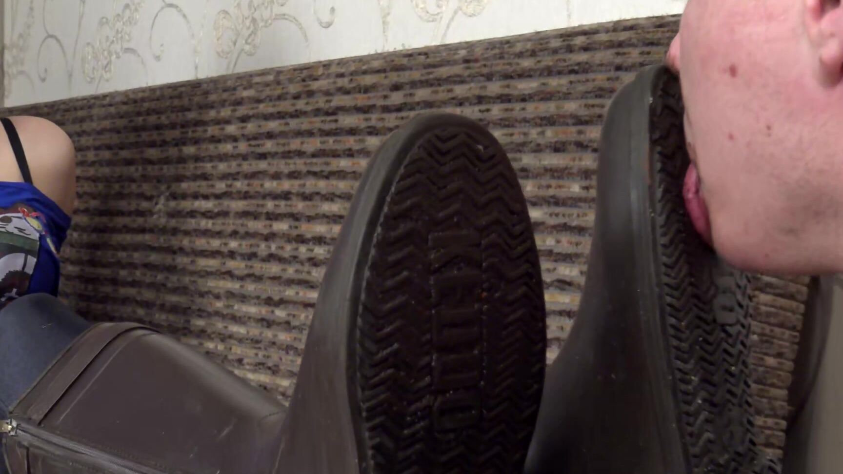 Sara Clean My Dirty Gumboots