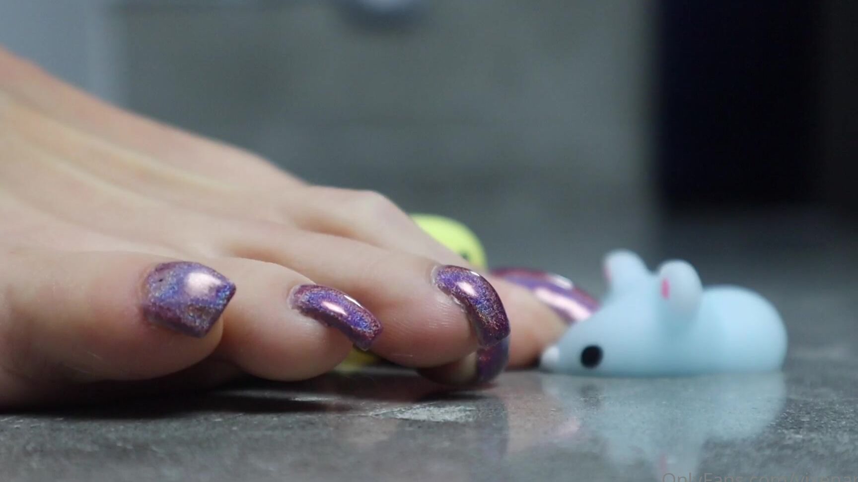 Vixenarches Happy Monday Long Toenail Lovers This Min Video Has Some Giantess Crush Fetish And A