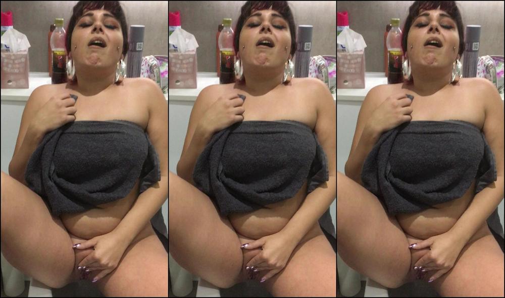 Simon Bee Glamour Millie Fingering