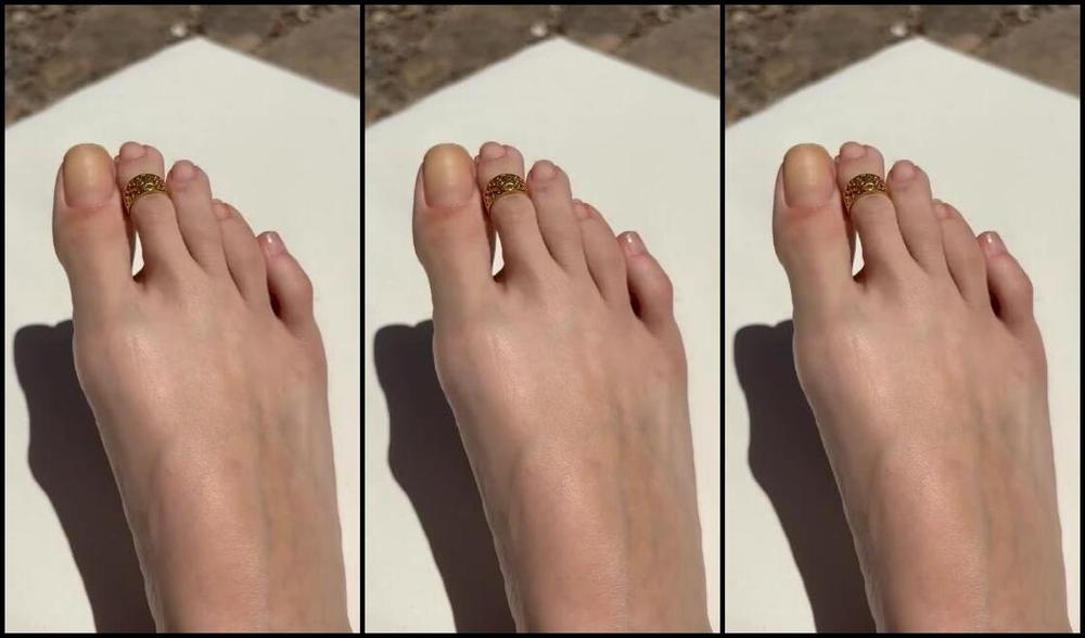 Gorgeous Long Toes Nicknamed Gorgeouslongtoes Onlyfans A Lil Something For The Natural Nail Lovers Before I Paint Them Blue