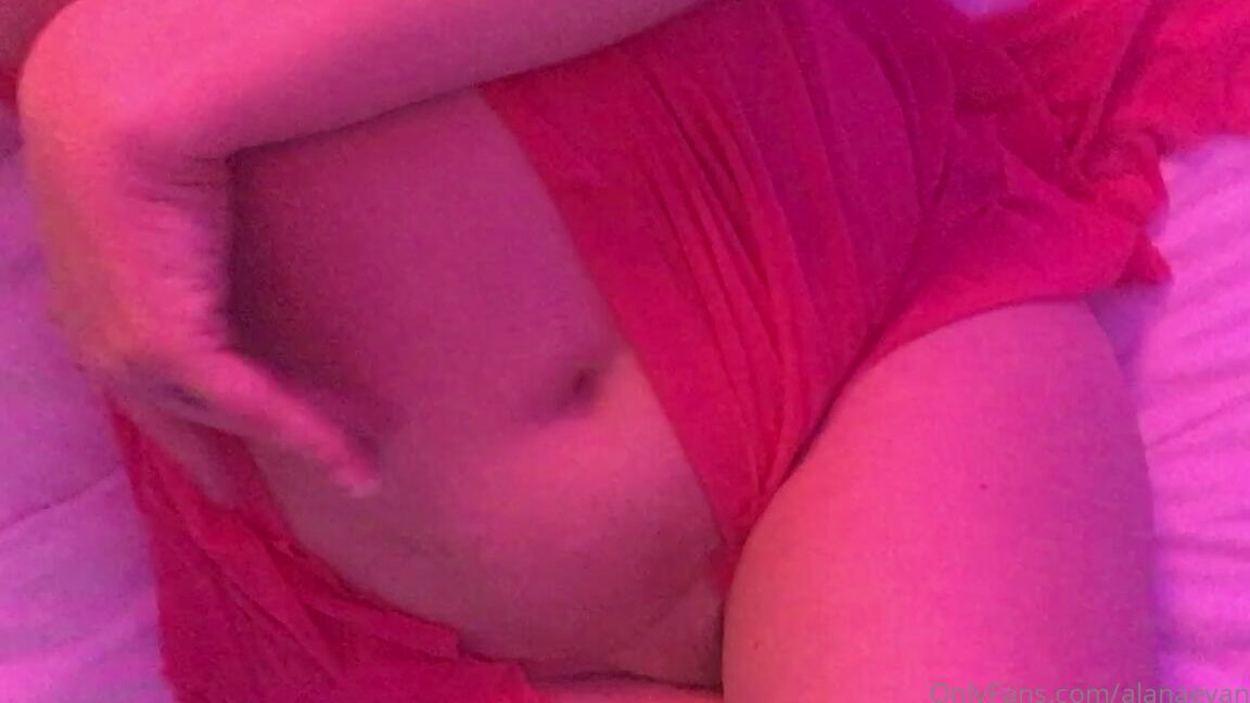 Alanaevansxxx 379042300 05 31 2020 Come Roll Around With Me In My Pink Heaven