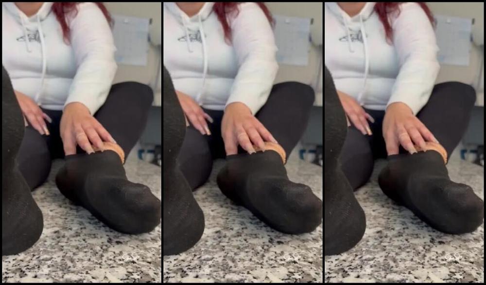 Sofieesoles Onlyfans Sexy Feet Right Out If My Socks After Traveling