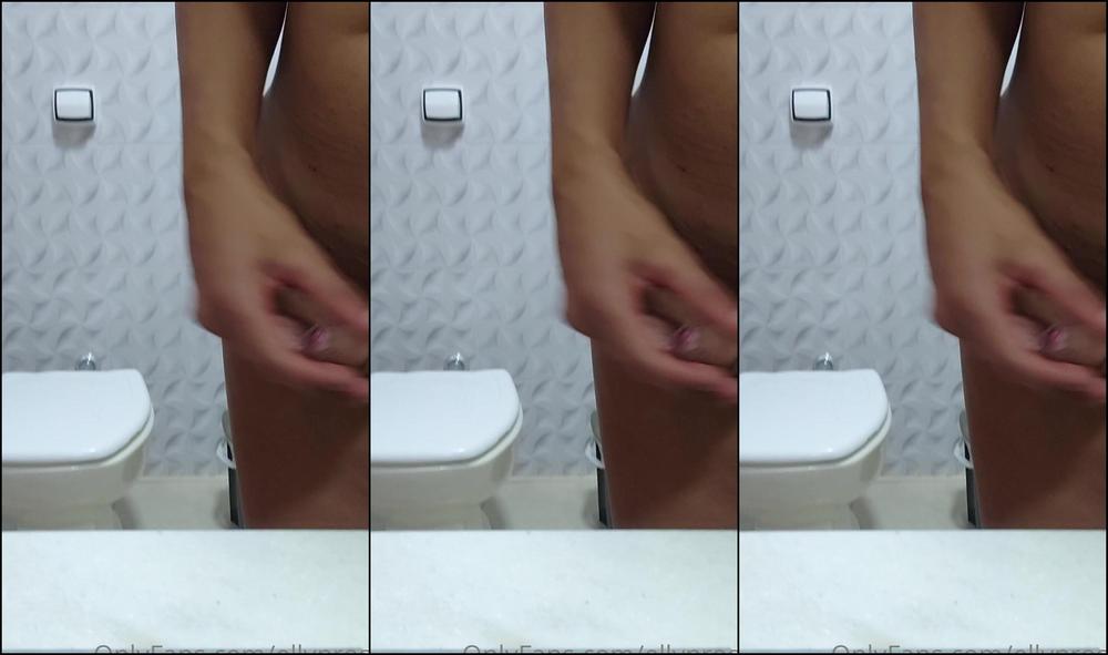 Ellynrosa 2404342337 03 25 2022 He Came Inside Me And I Came In My Hand