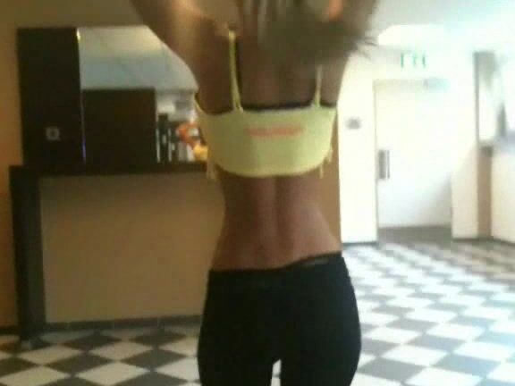 Aileen Taylor - beim Fitnesstraining MyDirtyHobby