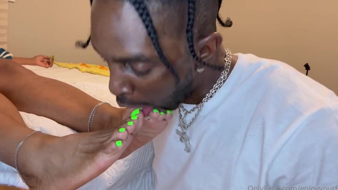 The Foot Worship Legend Nicknamed Enjoyyourfetish 10 05 2024 Onlyfans Video Worshipsolz1 Mpzw