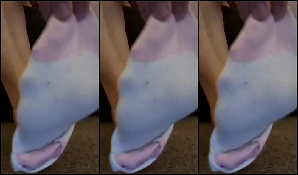 Almighty Maeve Nicknamed Almightymaeve 05 23 2024 Onlyfans Video Stream Started At 05232024 0423 Pm Silent Stream To Ignore You While You Sit At My