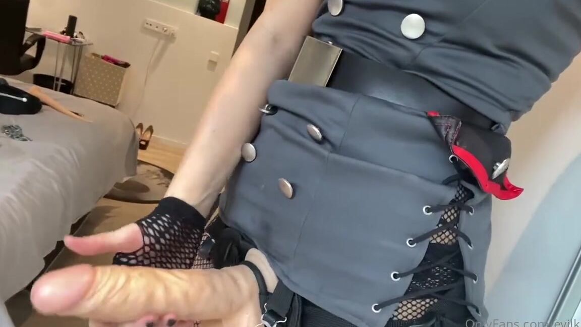 Evil Kitten Nicknamed Evilkitten Onlyfans Somebodys Watching Me Me He Propuesto Un 7 Days Pegging Challenge Para Toda La Semana Llevando V