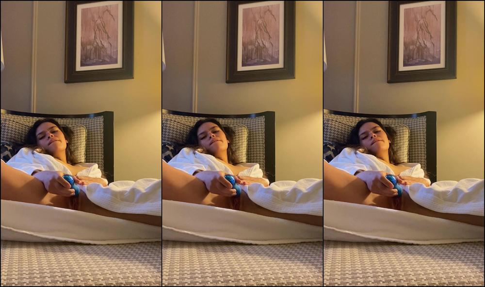 Giakush Masturbada Elegante Fancy Masturbating