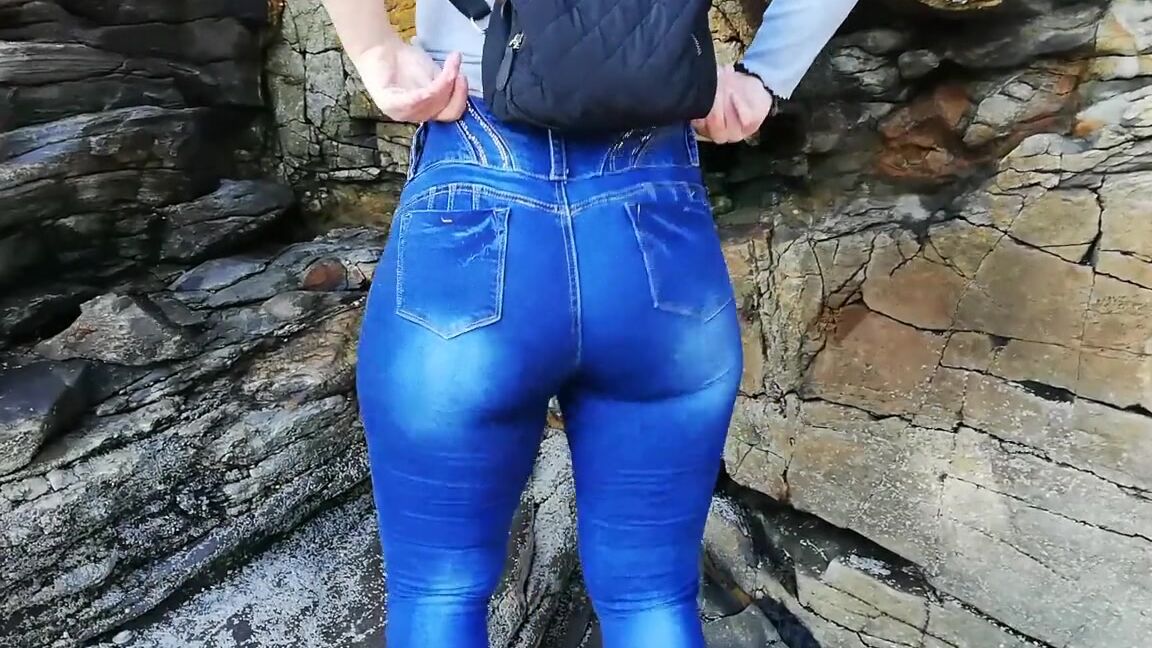 Ouset Mi Sobrina me Pone La Polla Durísima Con Ese Culo Gordo que Ella Tiene - 720p PornHubPremium