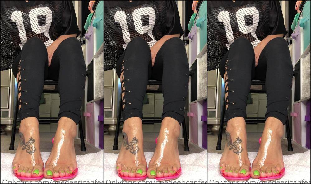 Deedeericanfeet As Requested Very Oily Toes And My Pink Heels