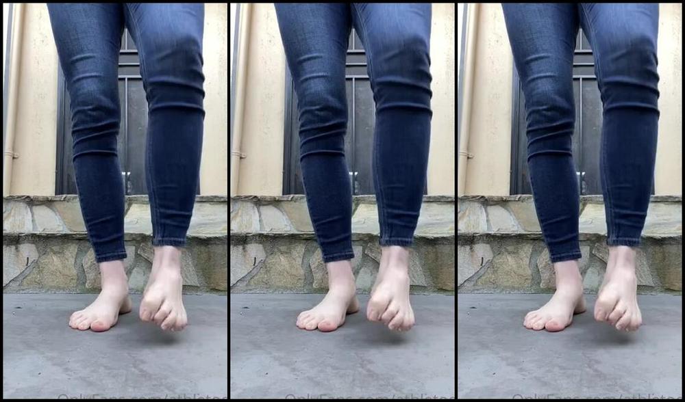 Athletoes Nicknamed Athletoes Onlyfans Thawed Out Frozen Strawberries Are A Different Kind Of Squish