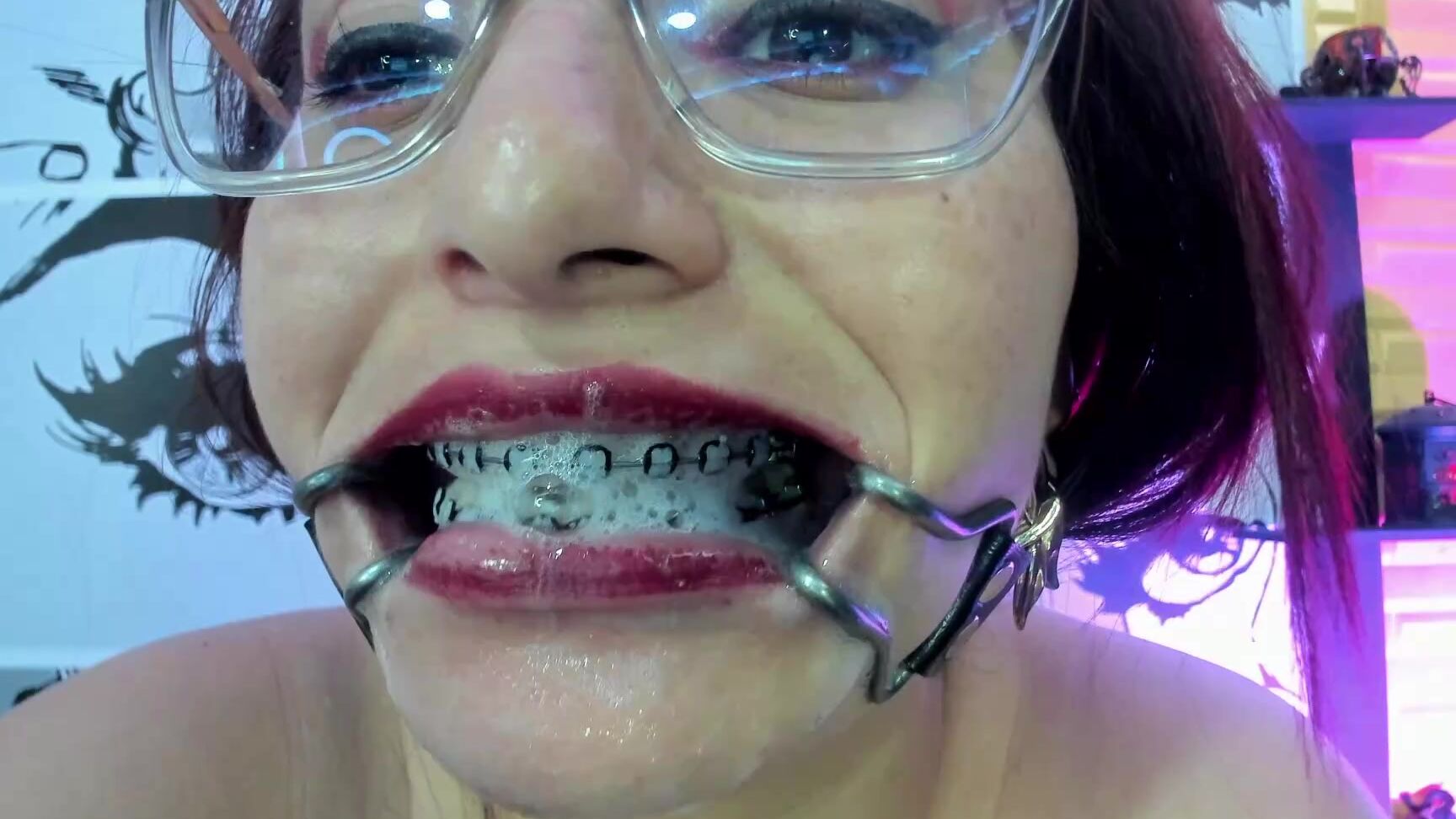 "Coconutsex" deepthroat, dildosucking, gagging, sloppy, spitfetish spit seeker the one who always yearns for spit Manyvids